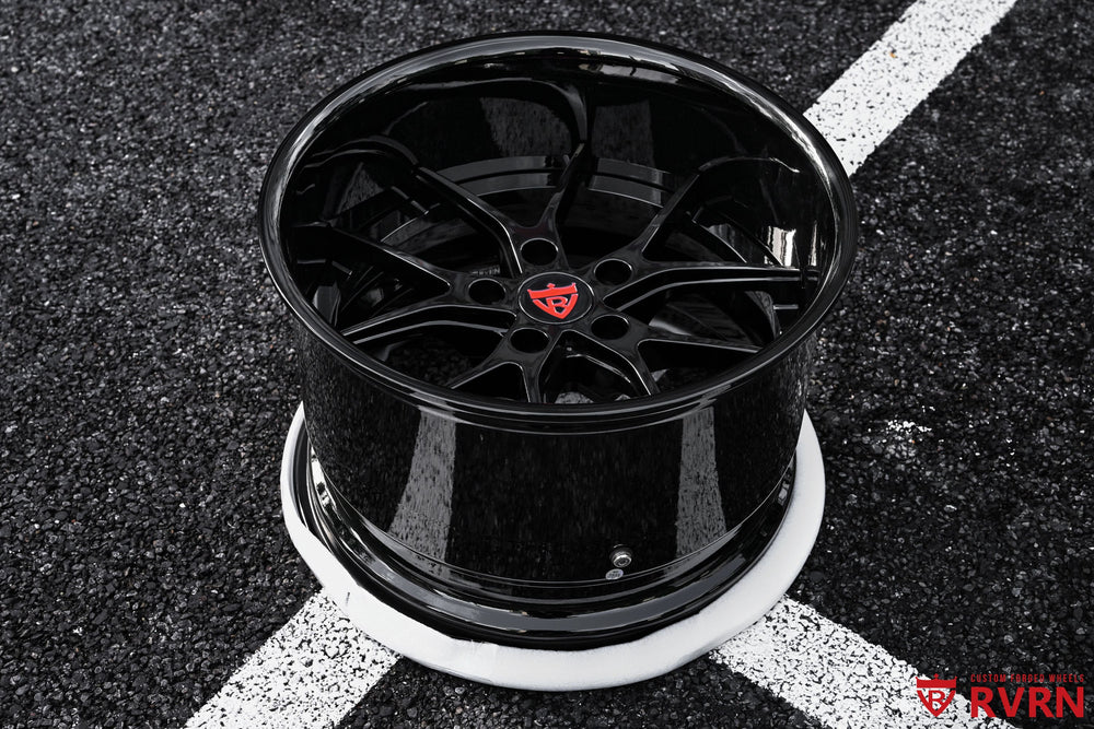 Front view of a 1968 Chevy Chevelle on RVRN RV-DC24 Y-spoke deep dish forged wheels in all gloss black, 18x9.5 front and 18x12 rear