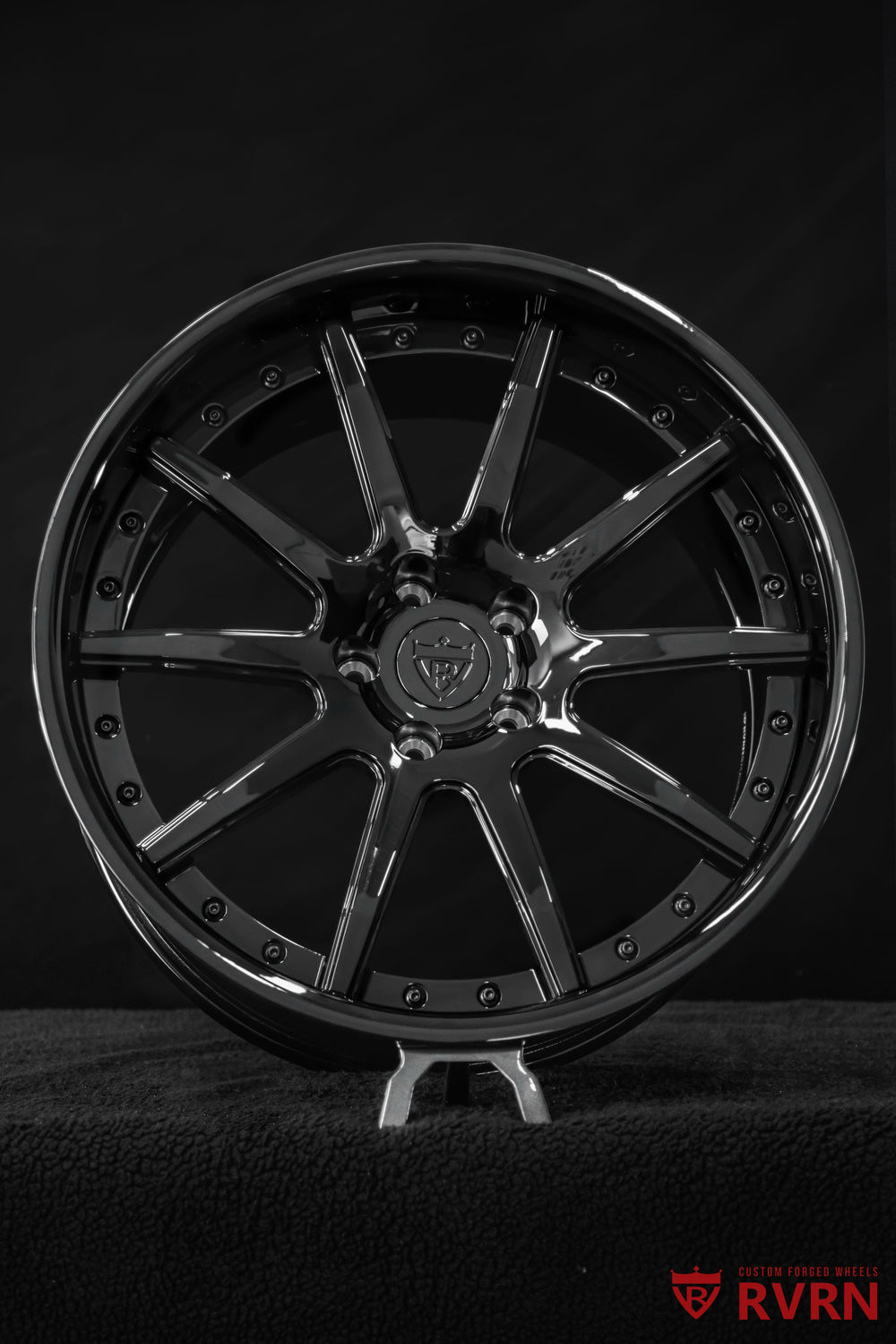 Side profile of custom Chevrolet Chevelle forged wheels by RVRN, RV-DC70 2-piece design in Gloss Black, sized 20x8.5 and 20x10 -7MM.