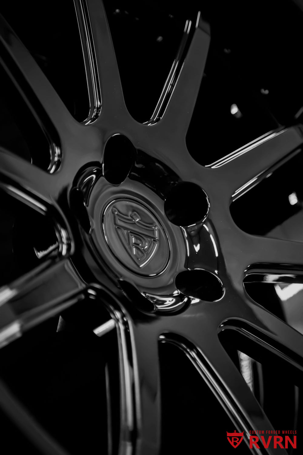 Front face of the RVRN RV-DC70 2-piece forged wheel for Chevrolet Chevelle, Gloss Black finish with custom sizing 20x8.5 and 20x10 -7MM.