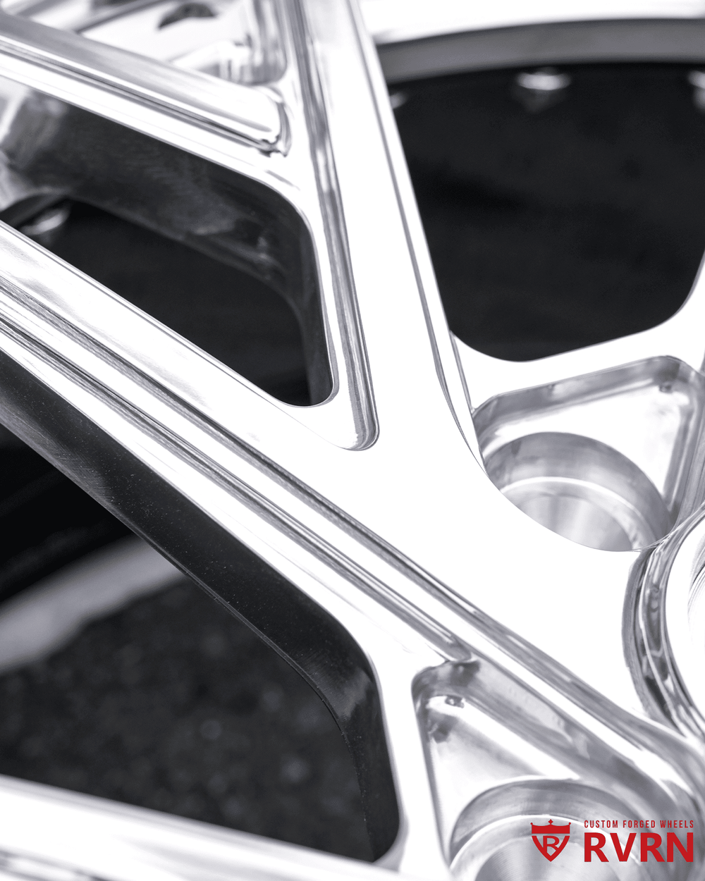 Polished lip and brushed barrel combination on RV-DS74 forged wheels, blending vintage style with modern forging