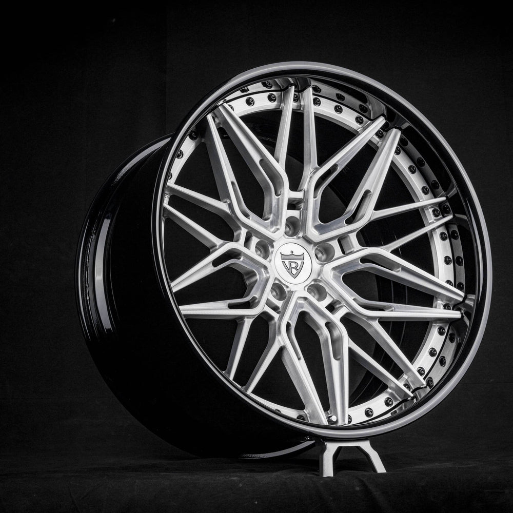 Custom center cap on RV-T081 22-inch forged wheels for Buick Regal