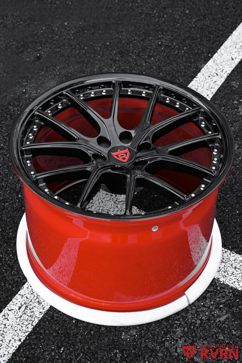 RVRN RV-MD03 forged wheels for a 2005 Dodge Viper with Y-spoke concave design, gloss black spokes, gloss red barrel, 18x10 front and 19x13 rear