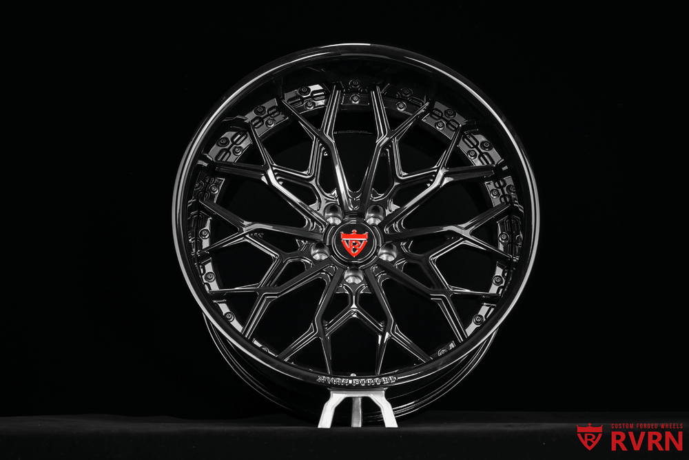 RVRN Wheels RV-DN02 2-piece forged construction detail, gloss black spokes and barrel