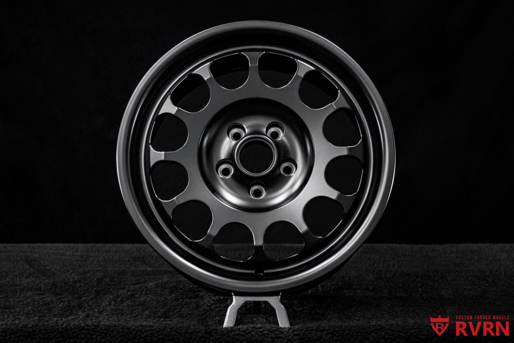 Three-quarter view of a 2006 Honda Pilot on RVRN RV-MJ152 1-piece forged wheels, 17x8 +38MM