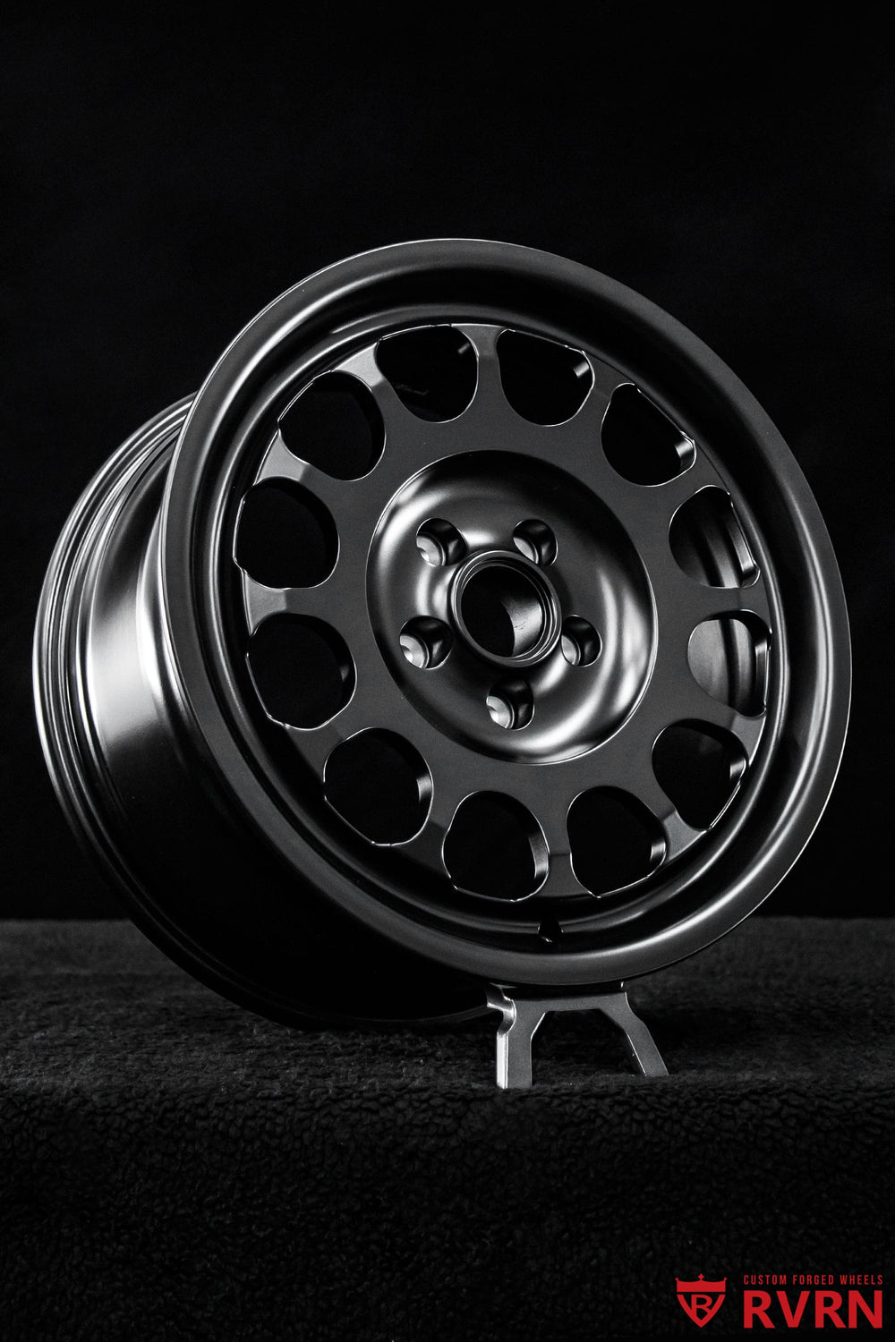 Front view of 2006 Honda Pilot with RVRN RV-MJ152 matte black forged wheels, 17x8 +38MM