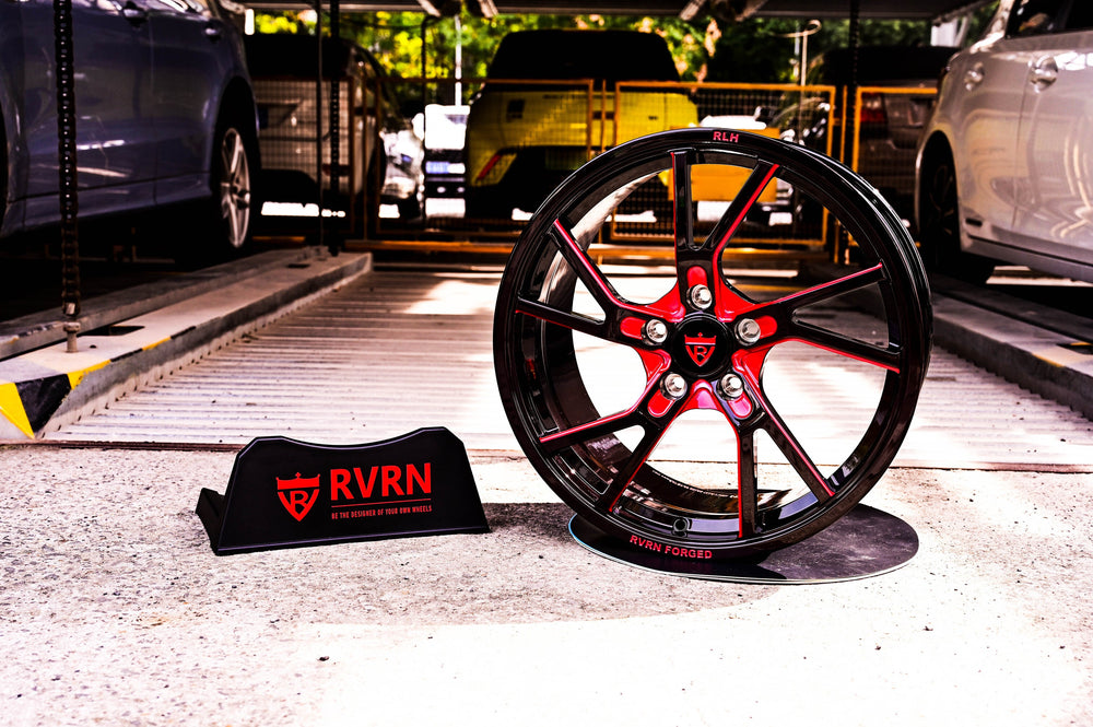 2006 Chevrolet Corvette Base on RVRN RV-MR12 forged wheels in Gloss Black and Gloss Red Spoke and Gloss Black Barrel (photo 05)