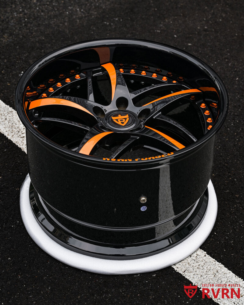 RVRN custom center cap on RV-DC36D forged wheels