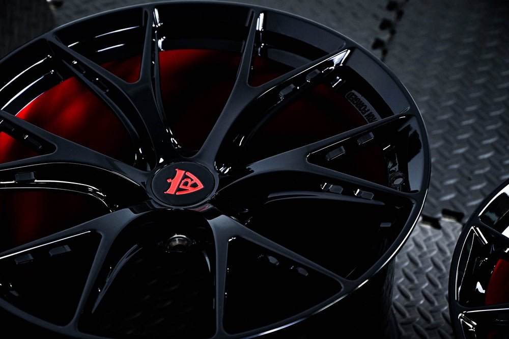 2008 Dodge Viper on RVRN RV-MR01 forged wheels in Gloss Black Spoke with Red Inner Barrel (photo 03)