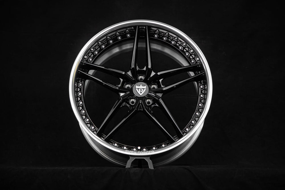 Polished aluminum barrel on RV-DP03 custom AMG wheel