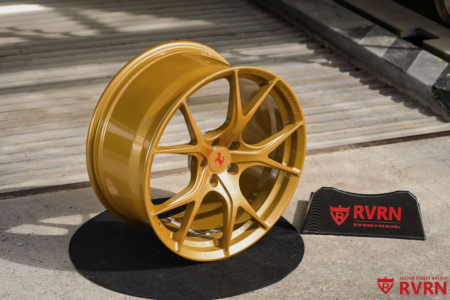 	Rear wheel detail of RV-MF02 custom rims on Ferrari California