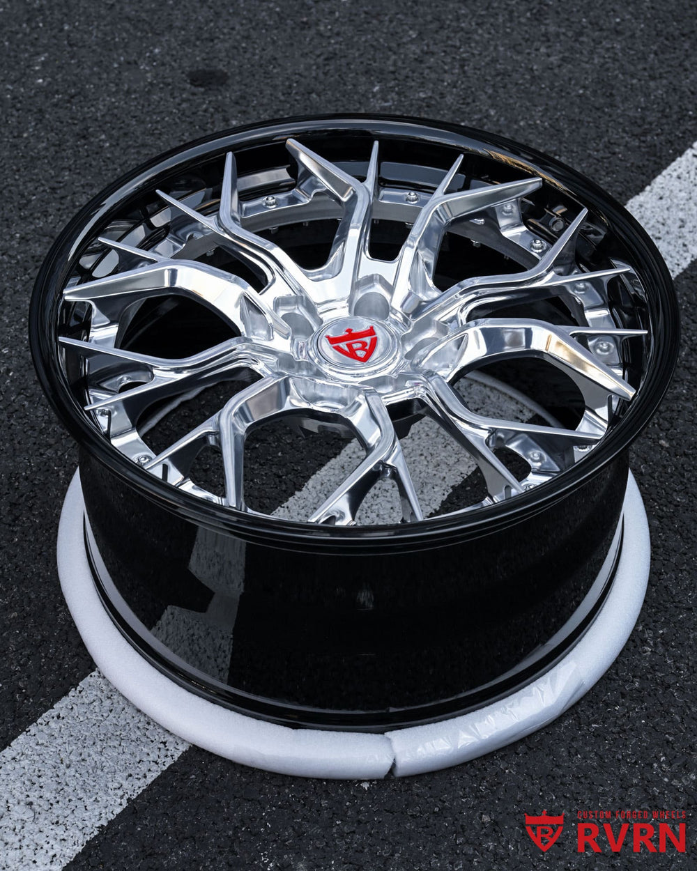 Gloss black barrel two-piece forged wheel RV-DR16 close-up on Camaro 2LT RS