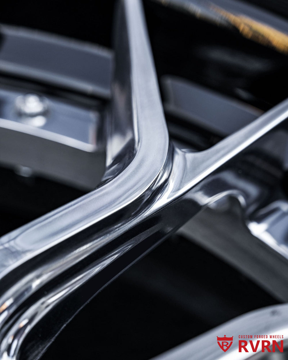 RVRN RV-DR16 polished and gloss black two-piece wheel full product shot