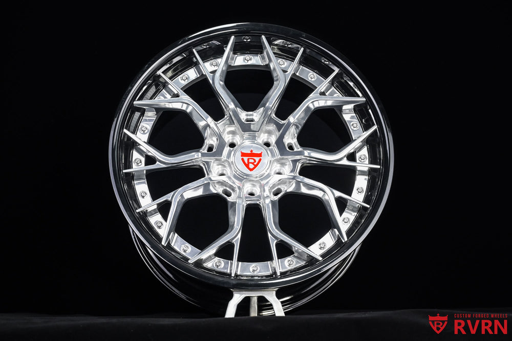 RVRN RV-DR16 two-piece forged wheel machining and brushed spoke detail