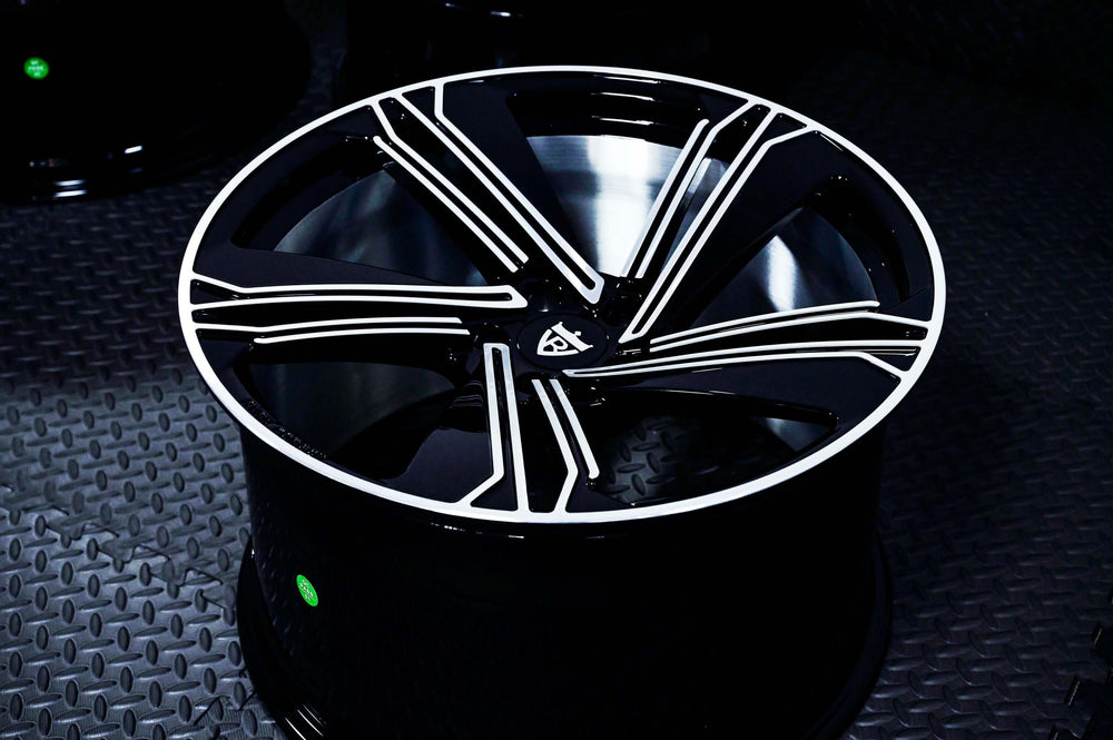 2011 Audi R8 V10 on RVRN RG-01 forged wheels in Gloss Black and Silver (photo 04)