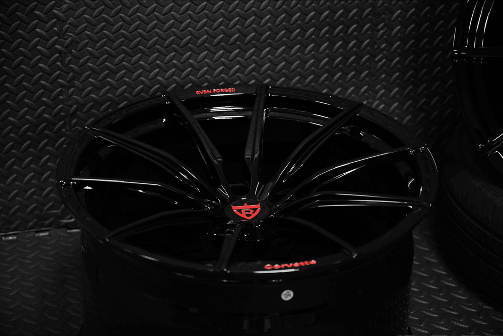 Close-up of staggered 20 inch wheels – Corvette C6 aftermarket fitment