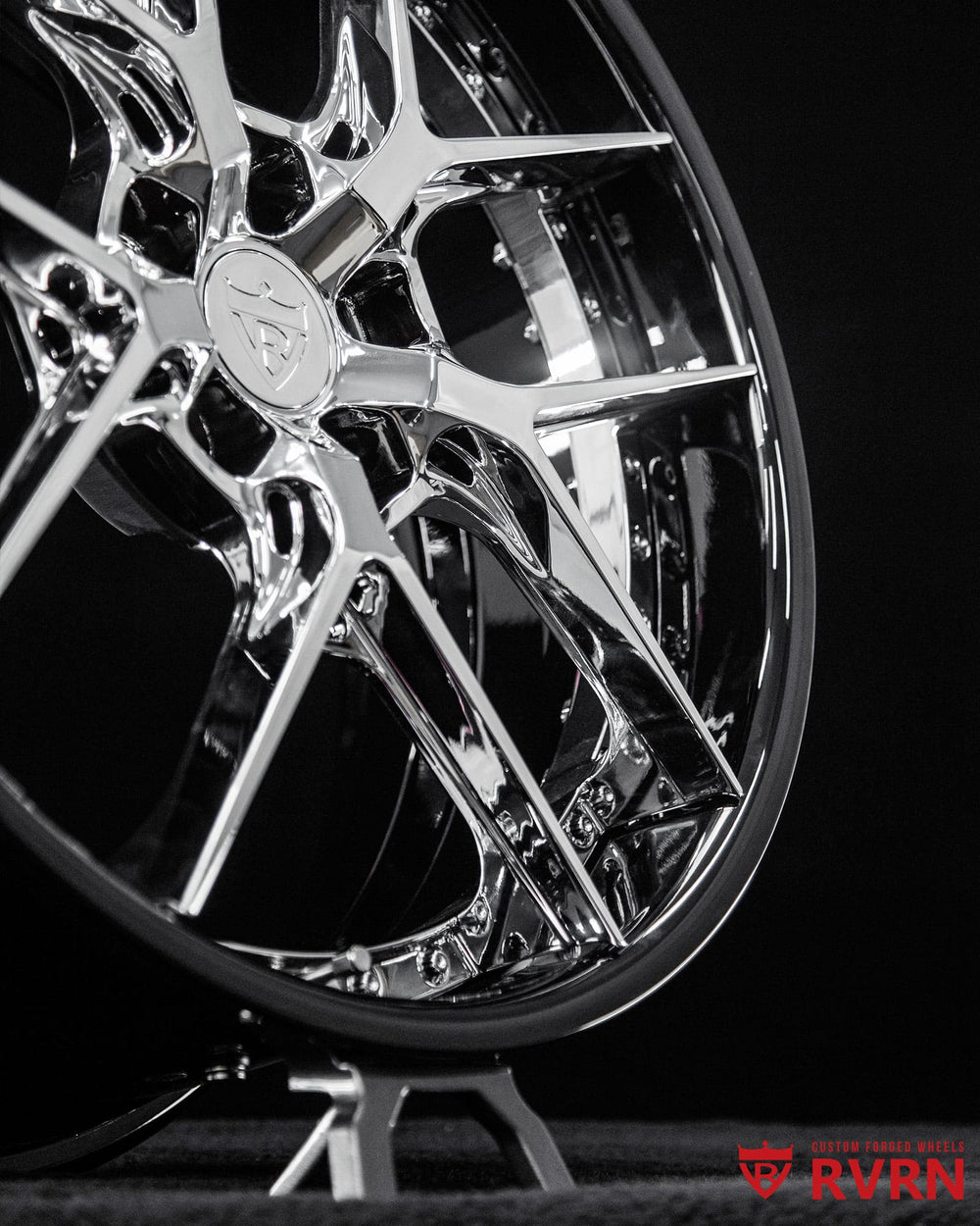 Close-up of RV-DR08 2-piece forged wheel design for Mercedes S550 custom project.