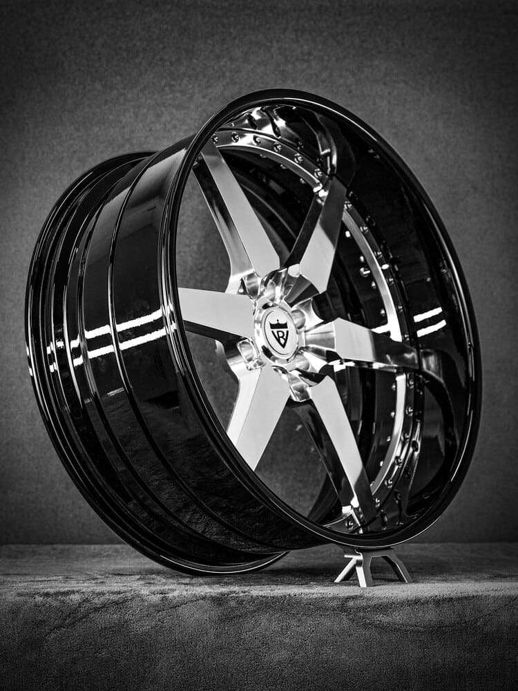 	2014 Chevy Tahoe RV-DF14 front view with polished deep dish wheels