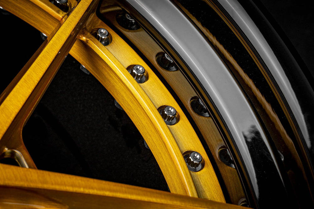 	Front view of RVRN RV-DR08 wheels for 2015 Bentley GT