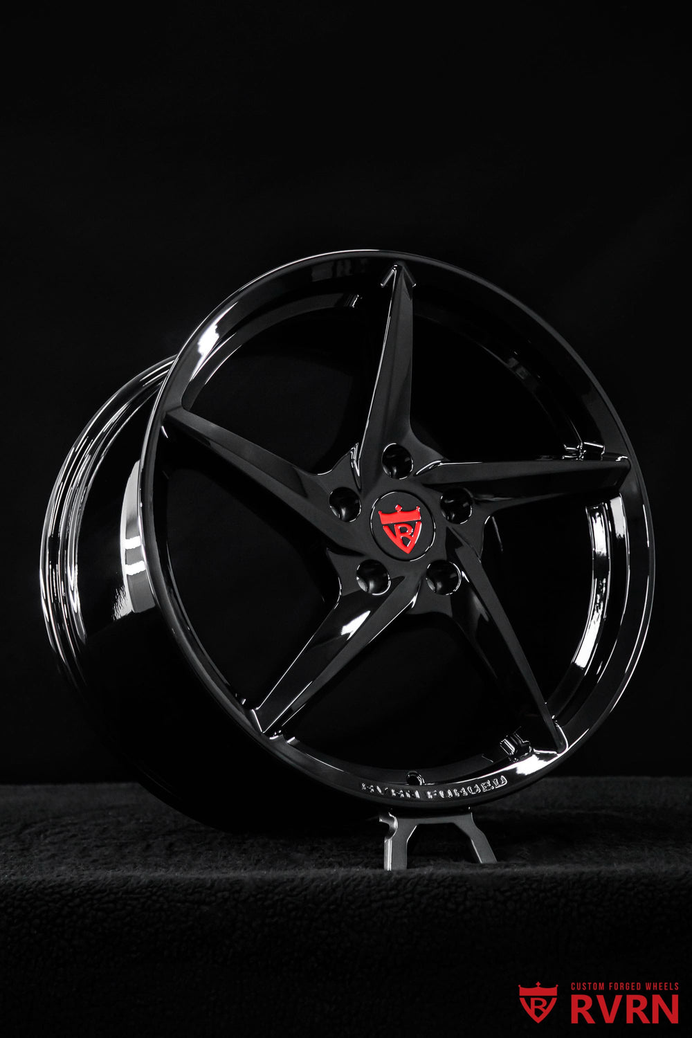 Close-up detail of RV-MC35 Corvette C7 forged wheels showing the sculpted 5-spoke design, gloss black finish and lightweight forged construction.