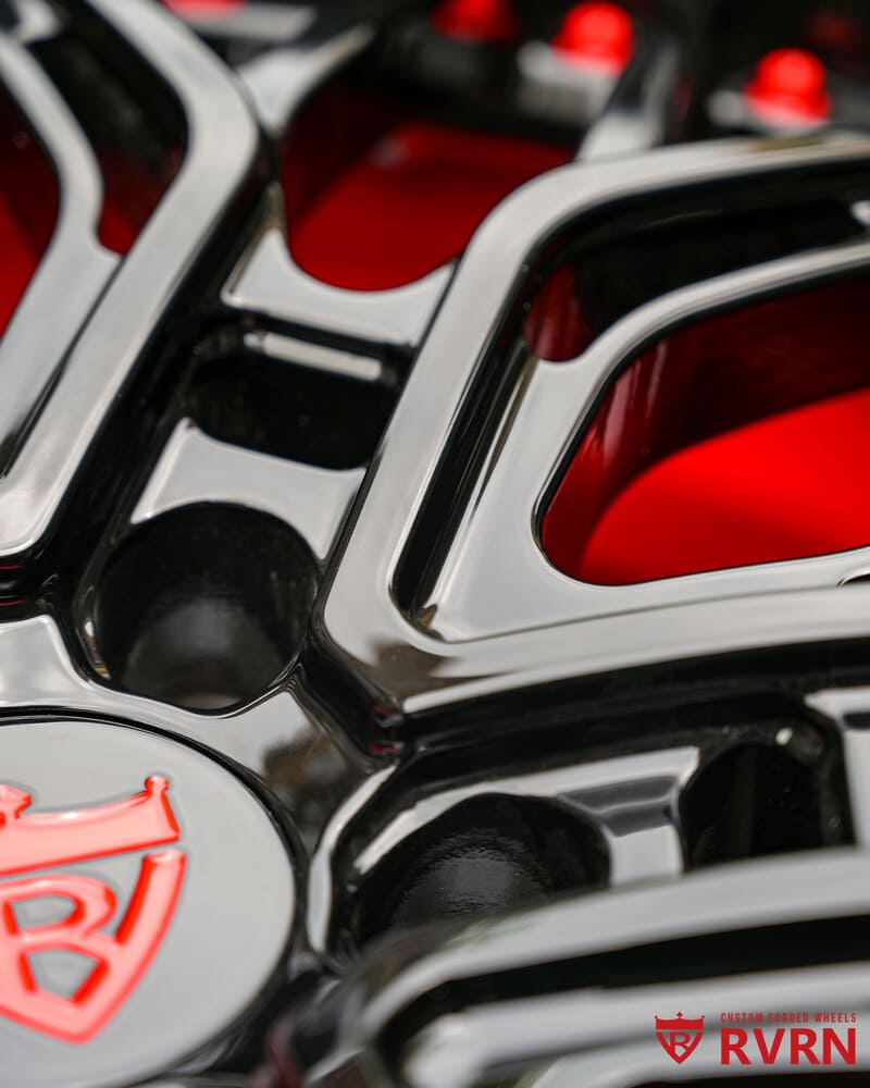 Gloss black outer barrel of RV-T081 reflecting surface finish