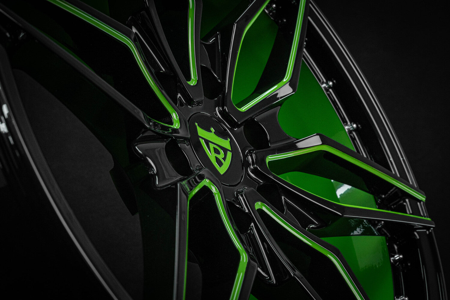 High-gloss finish detail on RV-MF151 black and green wheel for F150
