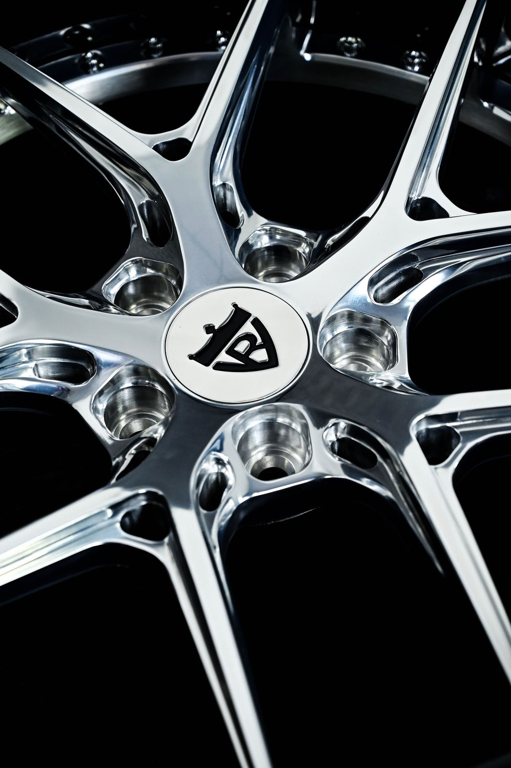 2-piece forged wheels installed on 2015 Maserati Granturismo