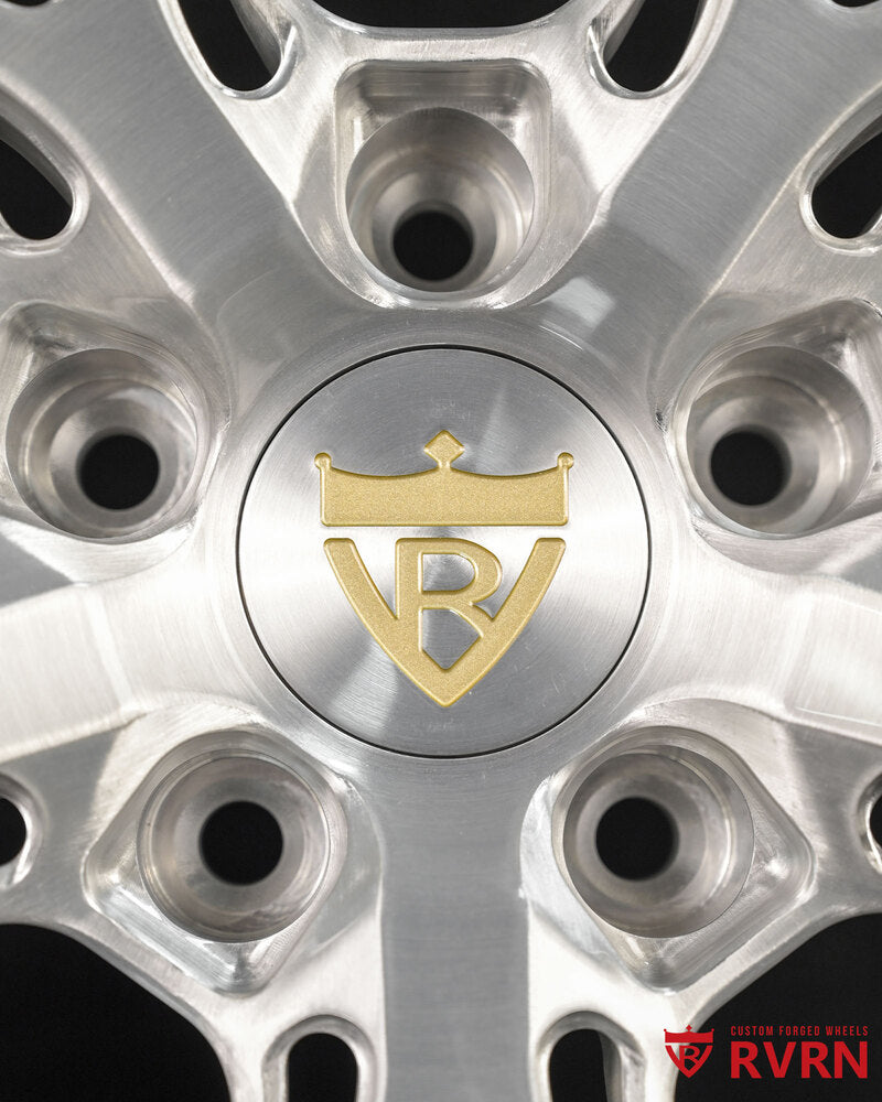 Frozen dark gold flange detail on RV-DR08D Corvette wheel