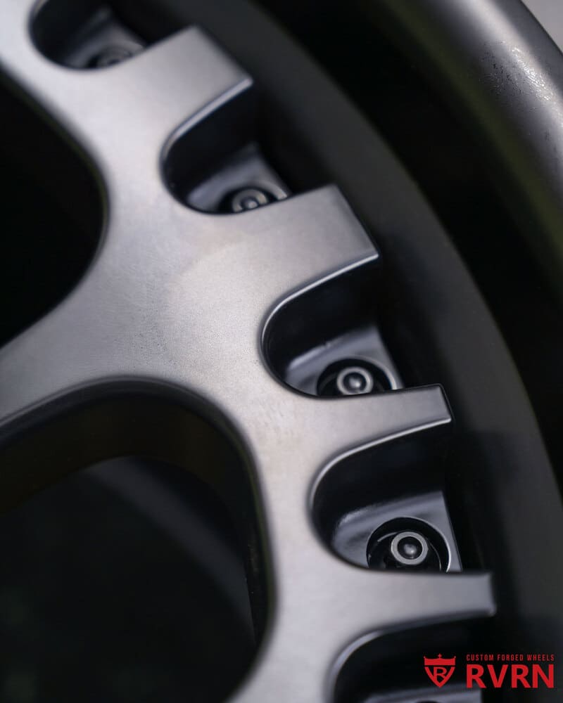 RVRN Wheels logo detail on Mustang GT deep dish RV-DF03