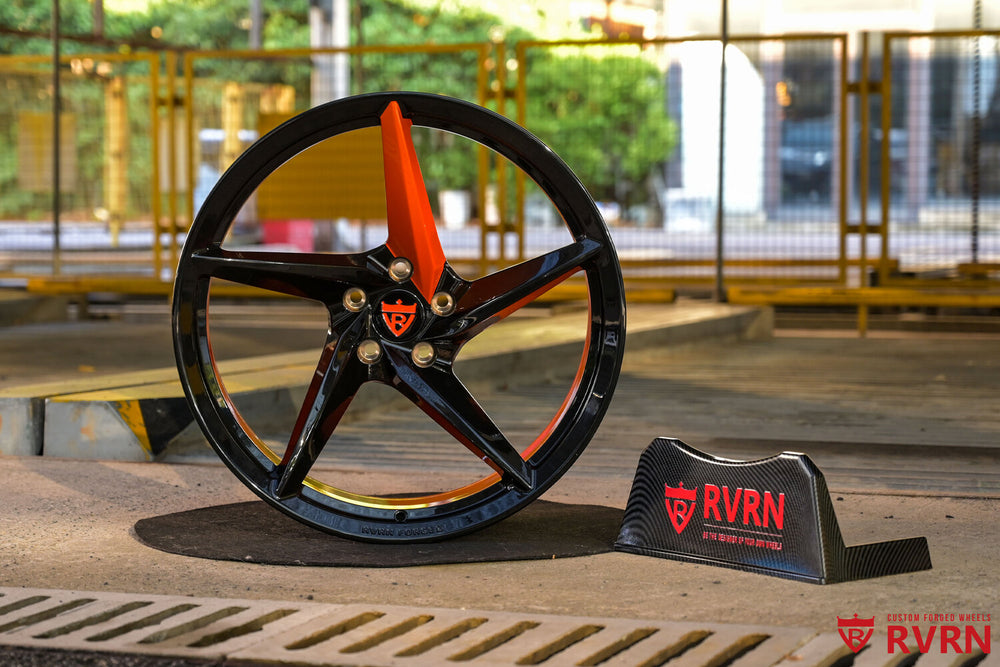 Gloss black and orange forged Challenger wheels RV-MC35 close-up view
