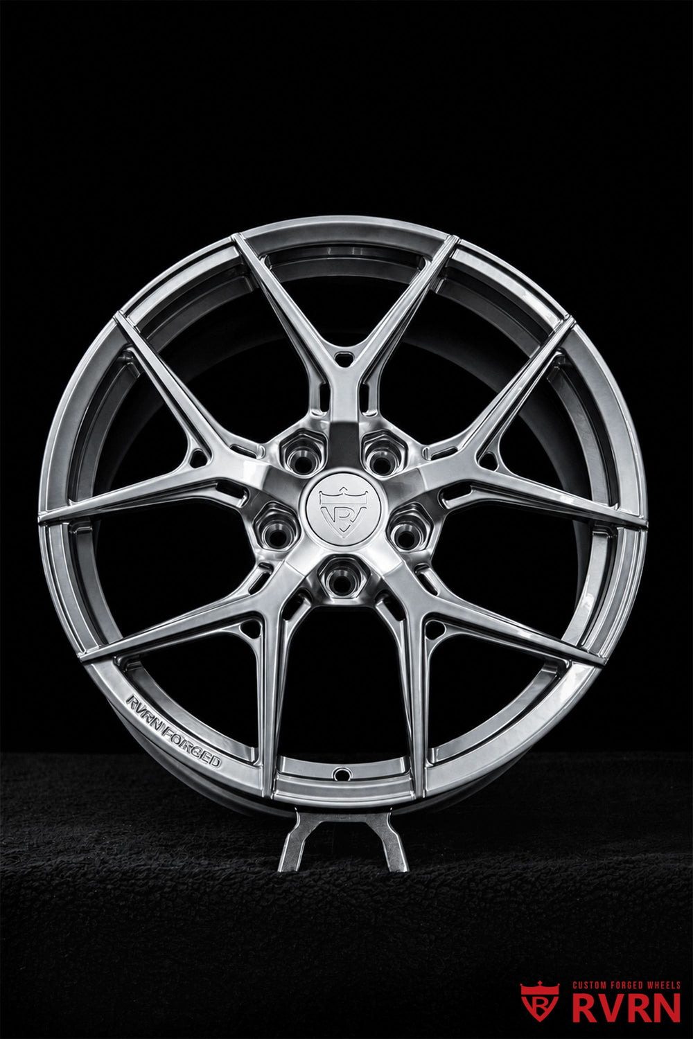Face detail of RV-MJ25 gloss silver Y-spoke forged wheels for Corvette C7 Stingray Base, precision CNC machined for custom fitment.
