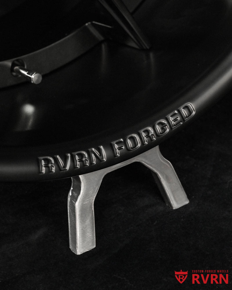 Close-up detail of RV-DR08D custom forged wheels for Dodge Challenger, highlighting precision machining and spoke design