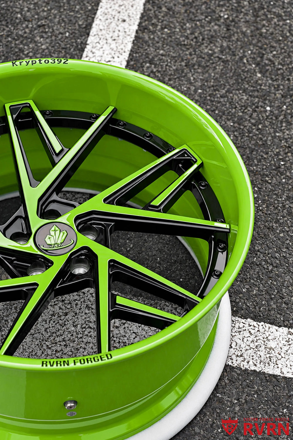2017 Dodge Charger Daytona 392 Wide Body RV-DS74 Deep Dish 2-Piece Forged wheel angled close-up showing the Green Go barrel, black deep-dish spoke structure, flange fasteners, and wide outer lip
