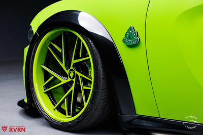 2017 Dodge Charger Daytona 392 Wide Body with RVRN RV-DS74 deep dish step lip forged 2-piece rims in Mopar Green Go and black.