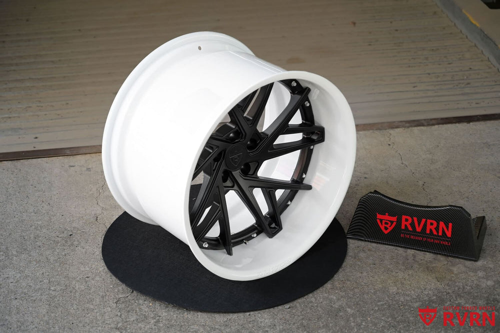 Front angle of RV-DS74 deep dish mustang wheels on 2018 Ford Mustang GT