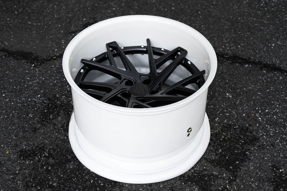 Detail of custom forged RV-DS74 wheels, white screws and Y-spoke layout