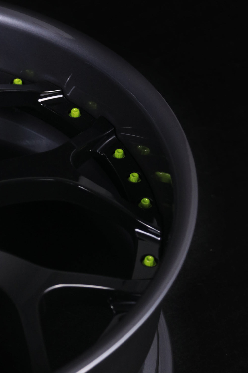 2018 Chrysler 300S on RVRN RV-DR300 forged wheels in Glossy Black and Gunmetal with Apple Green Hardware (photo 08)