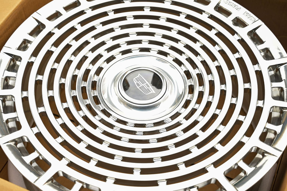 Detail of brushed barrel and spoke on RVRN RV-MD02 Cadillac wheels