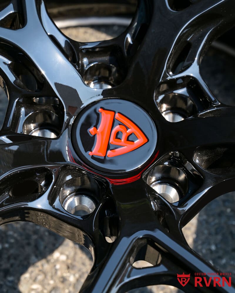 	Top-down view showing 5 split-spoke gloss black forged design of RV-DR08D