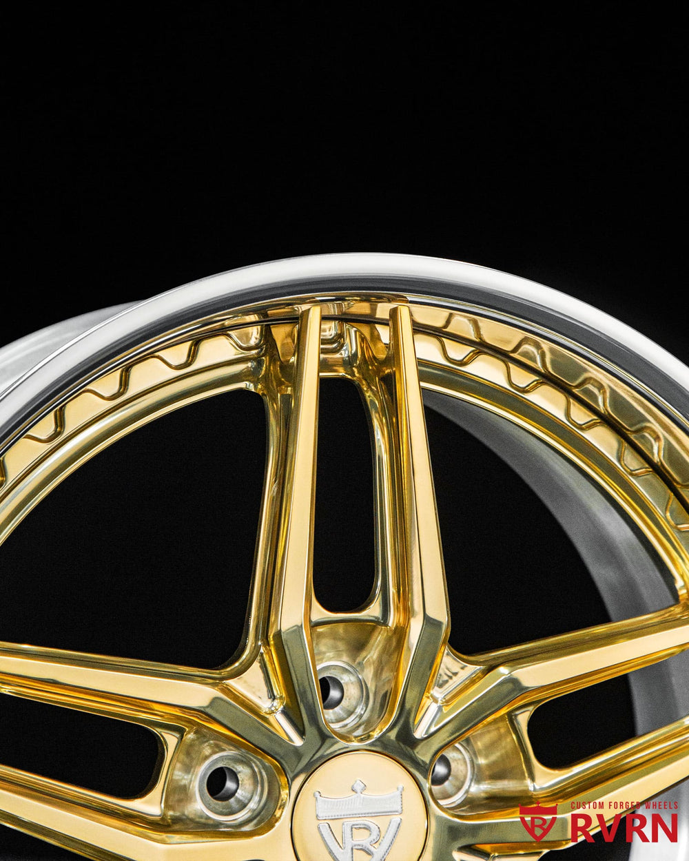 Staggered 19x8.5 and 19x9.5 wheel fitment on Mercedes S560 with RVRN DP03 frozen gold spokes.