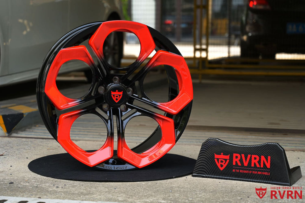 Black forged wheel with red accents for Audi RS5 – close-up