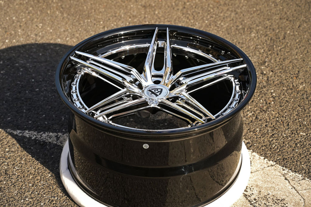 Close-up of Gloss Black barrel and Chrome spoke combo on RV-DP03