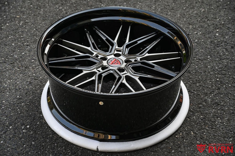 	Deep dish 2PC forged wheel in black & silver for Audi Q8