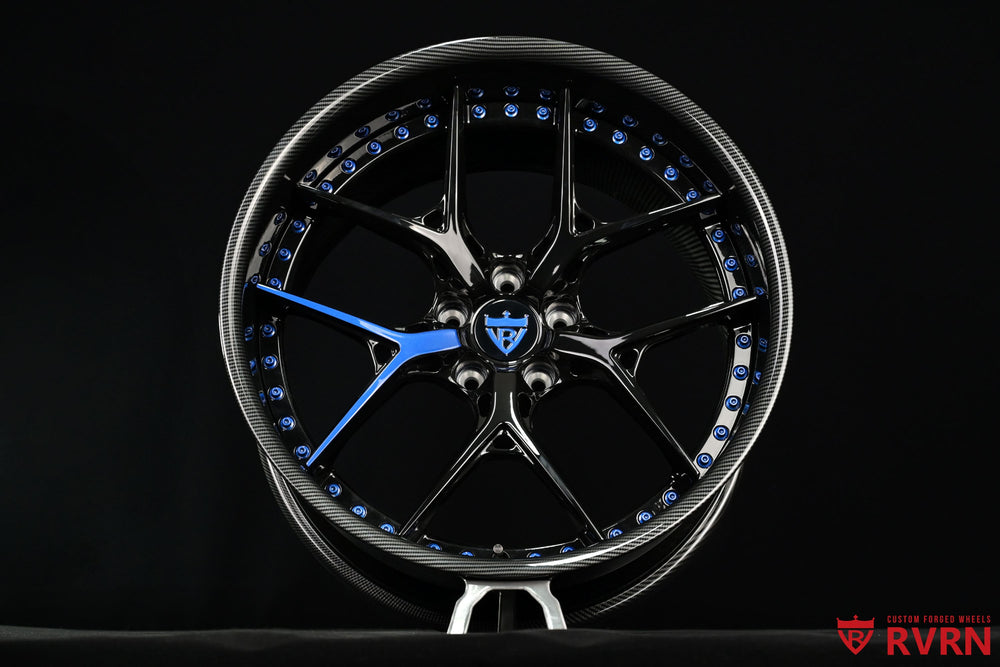 RVRN RV-DR08D carbon fiber lip wheels for Dodge Challenger with gloss black spokes, single blue accent and detailed inner barrel