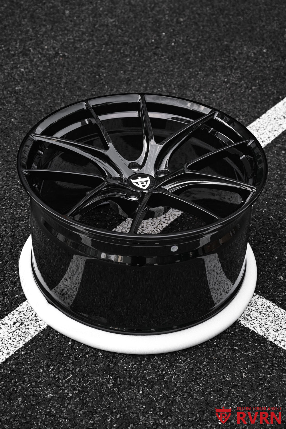 RVRN RV-MF11 Y-spoke wheels for the 2020 Ferrari 812 Superfast, featuring a deep concave profile and all-gloss-black finish, 20x10 and 20x11.5