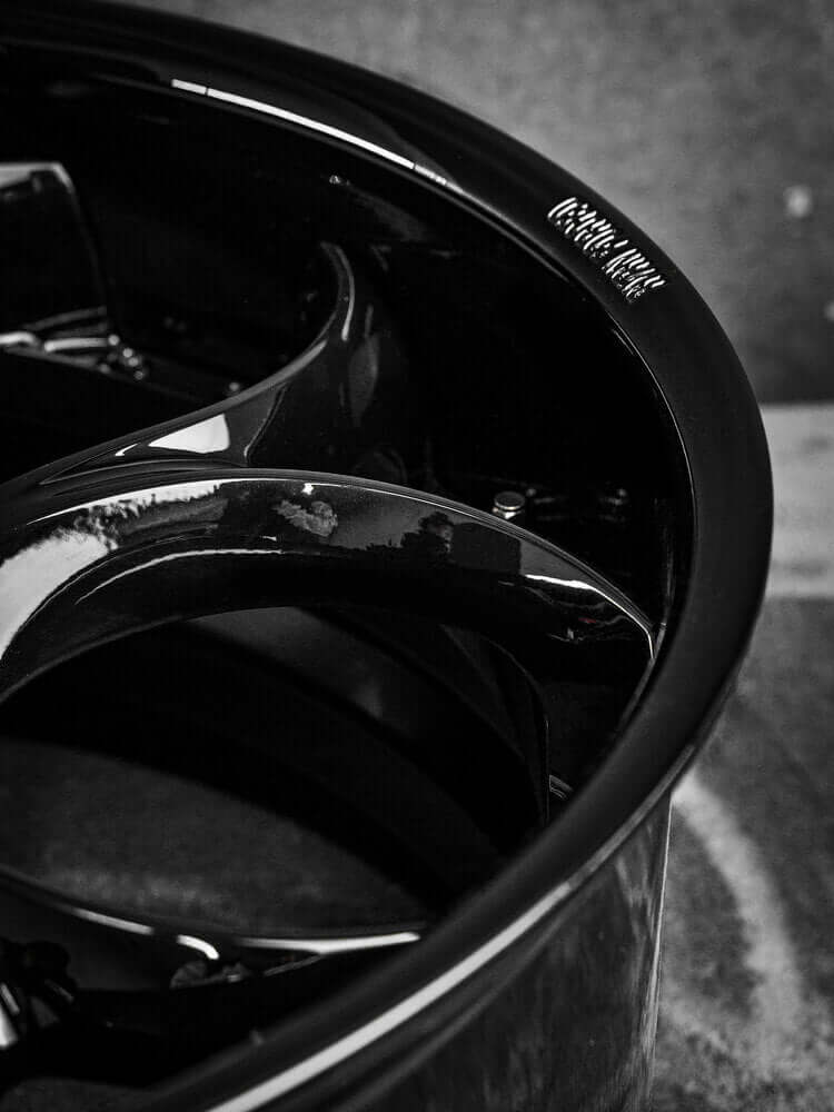 	Perfect fitment black wheels for Audi RS6
