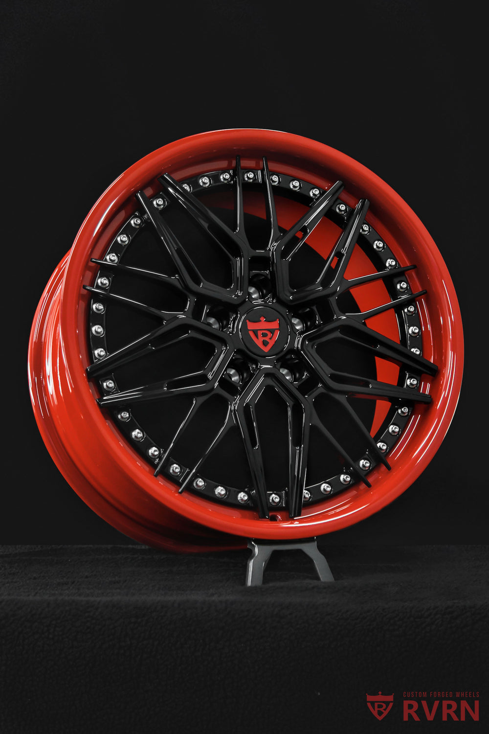 Side profile of a 2021 Corvette Stingray With Z51 Package equipped with RVRN RV-C081 custom forged wheels, Gloss Black and Gloss Red finish, 19x8.5 +35 and 20x11 +45 fitment.