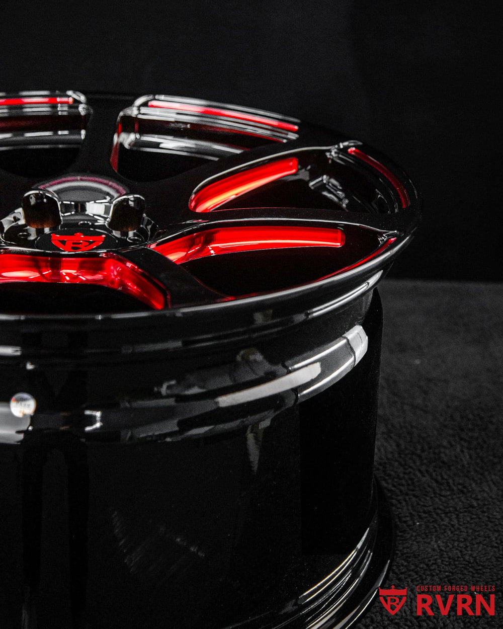 Barrel detail of the RVRN MH092 Corvette C8 forged wheel in gloss black.