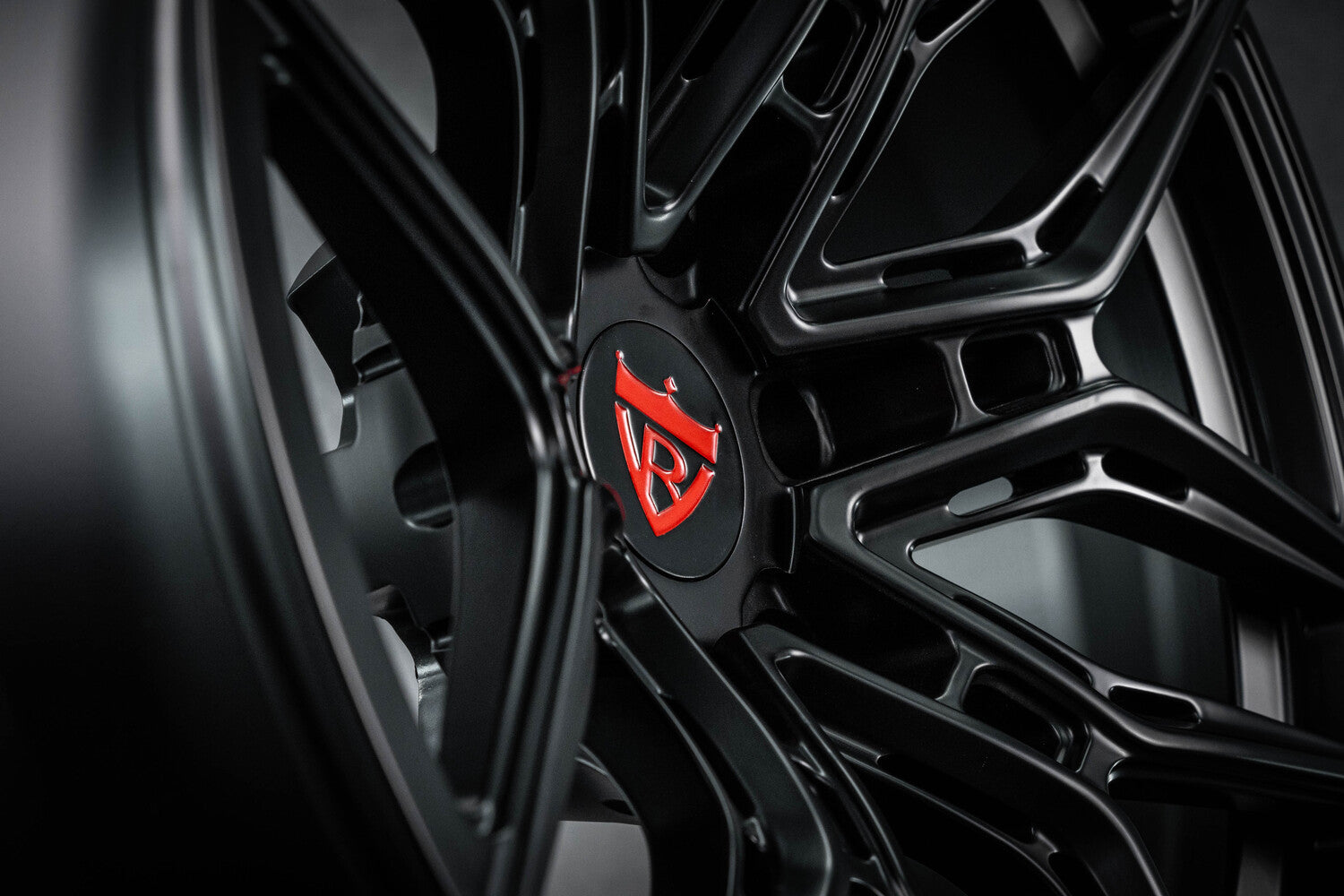 Side mounted look of RV-MR616 forged wheels on Ram TRX