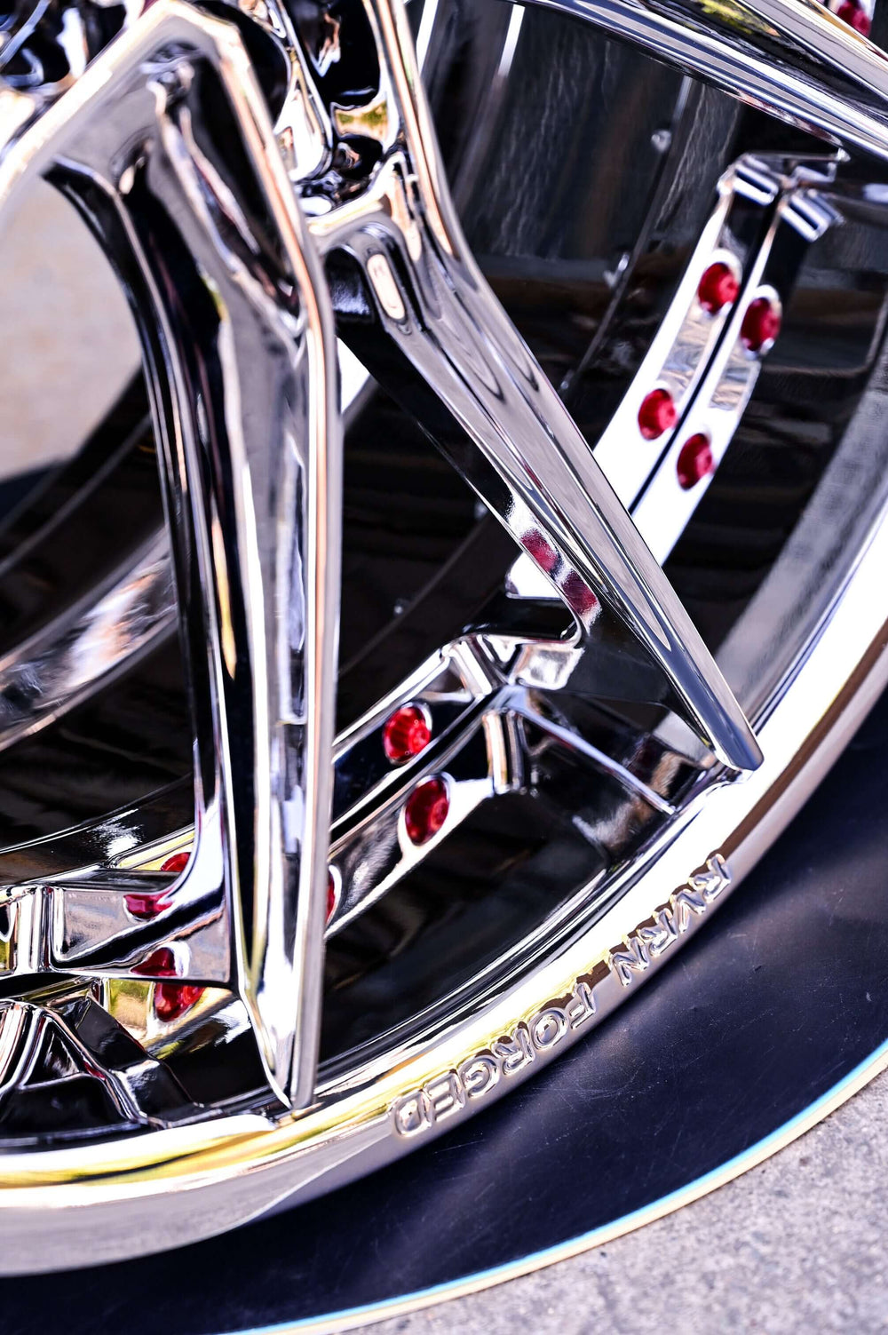 2021 Corvette C8 on RVRN RV-DB082 forged wheels in Chrome with RVRN Red Screws (photo 07)