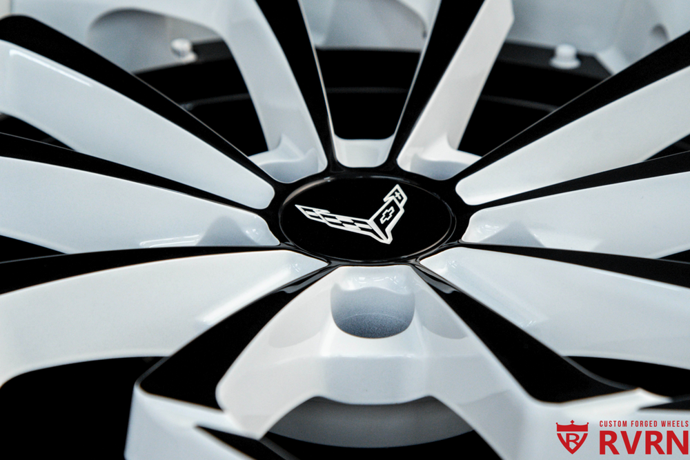Corvette C8 aftermarket rims RV-DC06 side profile in gloss black and pearl white
